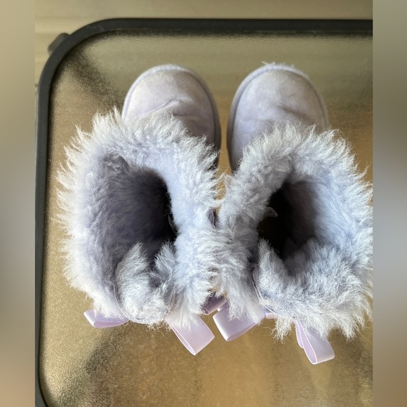UGG® Girls' Bailey Bow II Shearling Boots Toddler Little Kid Lilac Sz 10 - Picture 10 of 12